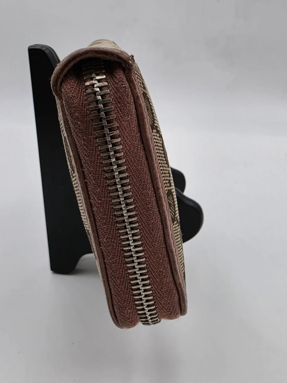 Gucci GG Supreme Canvas Zippy Long Wallet, Authentic.